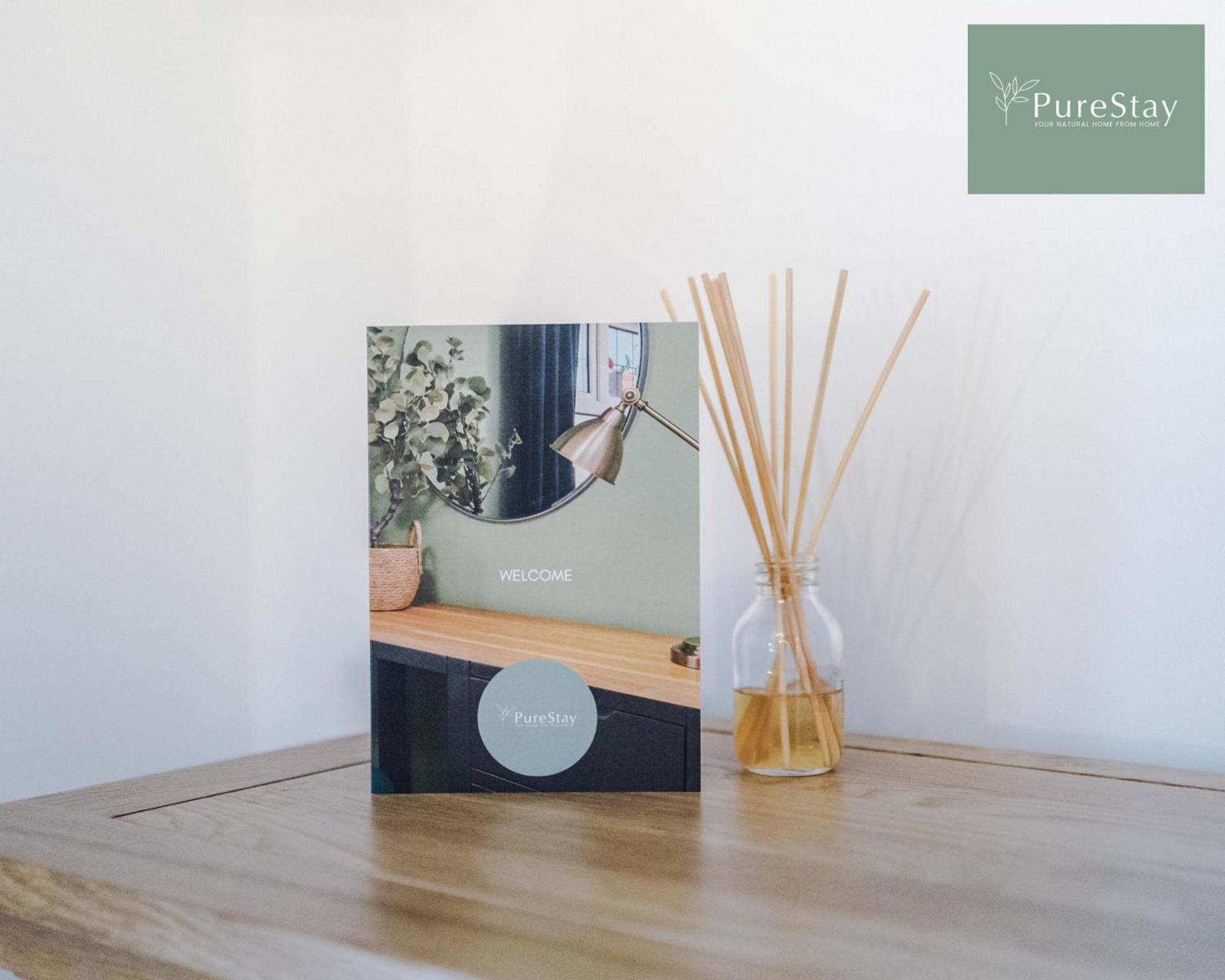PureStay Manchester: Five-Bedroom House with Free Parking Exterior photo